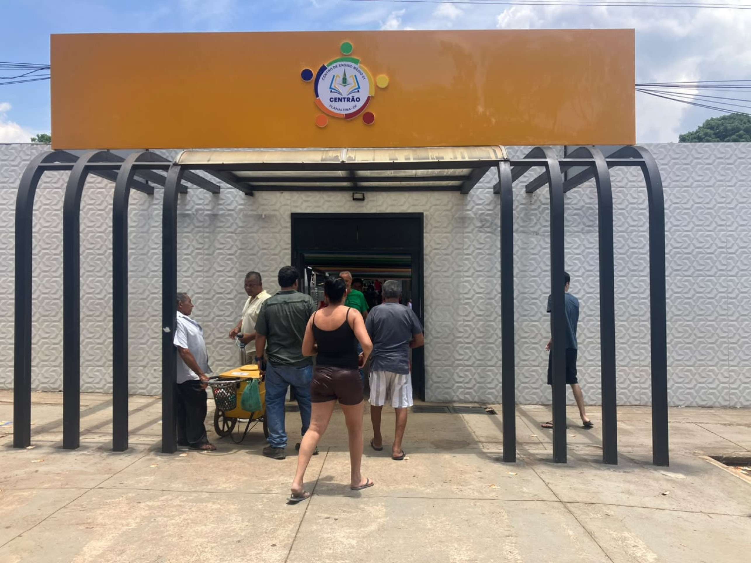 Votação transcorre com tranquilidade no CEM 01 de Planaltina