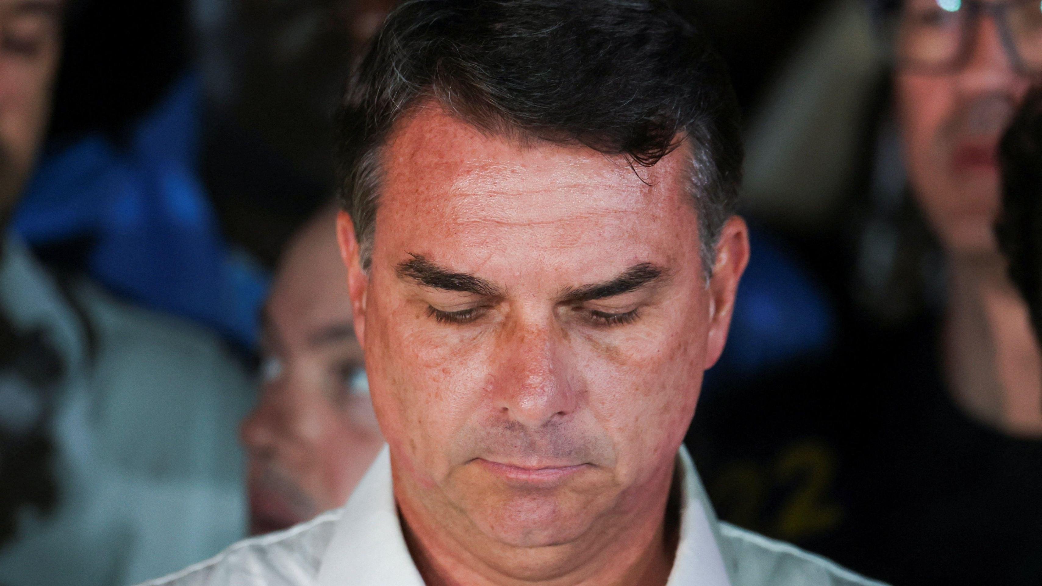 Flávio muda a rota e agora fala em cassar a chapa Lula-Alckmin