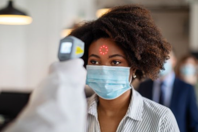Pelo que se sabe até o momento, os casos de infecção são raríssimos e a maioria dos pacientes que tiveram covid-19 possuem uma imunidade que dura ao menos seis meses - Pelo que se sabe até o momento, os casos de infecção são raríssimos e a maioria dos pacientes que tiveram covid-19 possuem uma imunidade que dura ao menos seis meses -