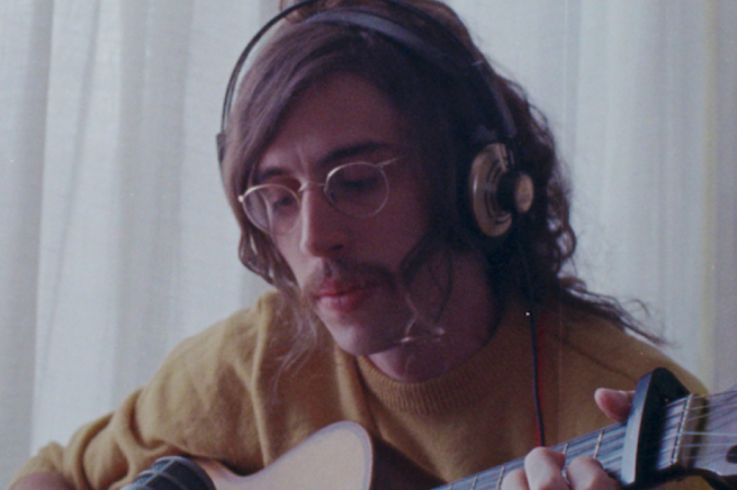 Músico Tim Bernardes -  (crédito: André Dip)