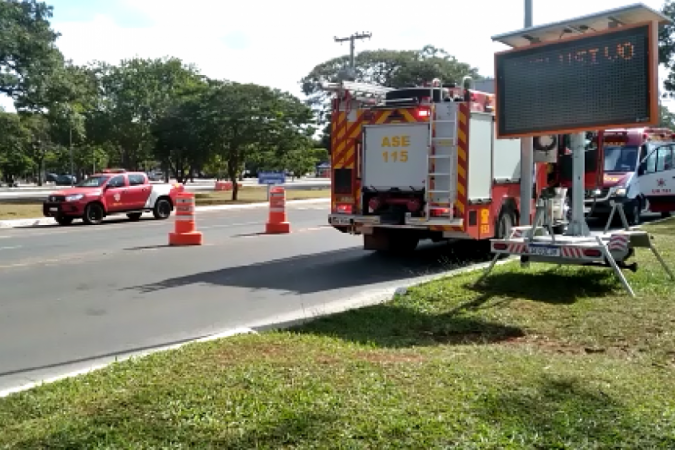 Criança foi atendida pelas equipes e estava consciente, orientada e estável -  (crédito: CBMDF/Divulgação)