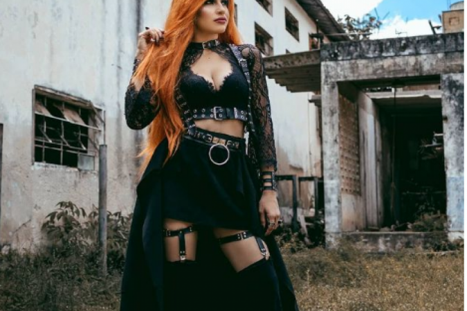 Andrea Viana em ensaio para a Dark Sabbath