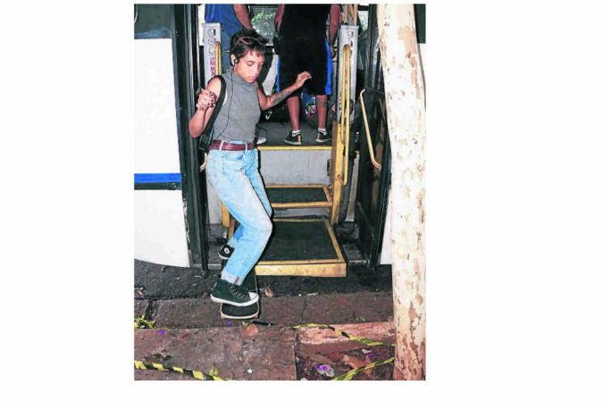 Cena do filme Meu nome é Bagdá: história de encontro com as meninas skatistas -  (crédito: Luciana Barreto/CB/D.A Press)