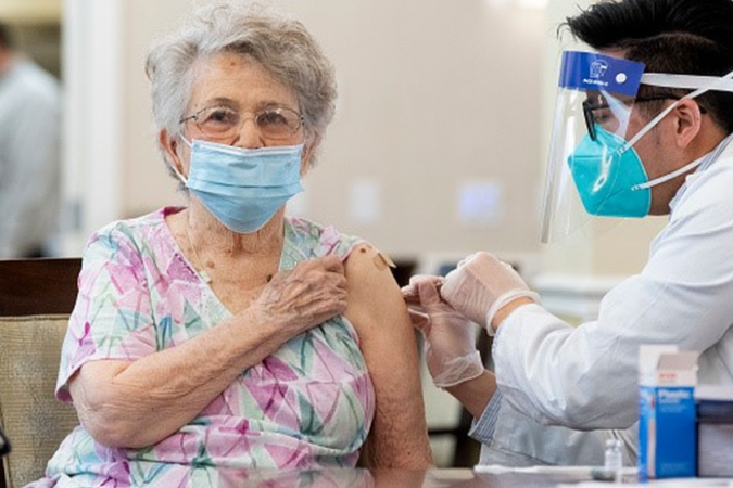DF aplica da 3ª e 4ª doses. Imunização contra influenza começa na segunda-feira (4/4) - (crédito: Getty Images) DF aplica da 3ª e 4ª doses. Imunização contra influenza começa na segunda-feira (4/4) - (crédito: Getty Images)