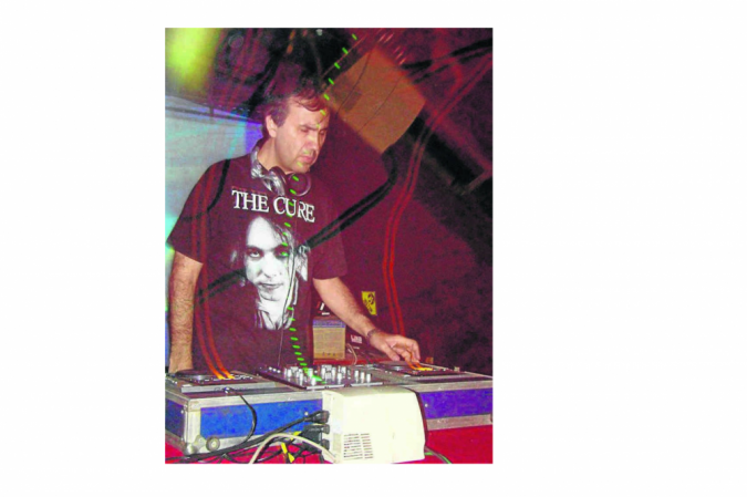 Radialista Marcos Pinheiro lembra trajetória do estilo musical no DF - (crédito: Arquivo Pessoal) Radialista Marcos Pinheiro lembra trajetória do estilo musical no DF - (crédito: Arquivo Pessoal)