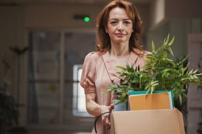 Getty Images
Quando empregados em postos-chave se demitem ou são demitidos, pode-se iniciar uma reação em cadeia - 