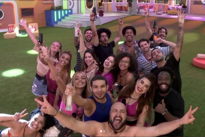 YouTube listou cinco canais da plataforma para ficar por dentro de tudo que ocorre dentro do BBB 22 - (crédito: Reprodução/Instagram ) YouTube listou cinco canais da plataforma para ficar por dentro de tudo que ocorre dentro do BBB 22 - (crédito: Reprodução/Instagram )