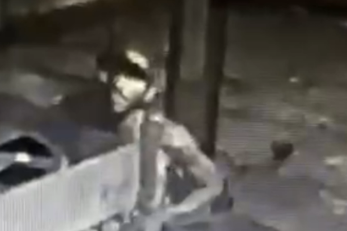 Homem foi preso em flagrante após furtar fios de elevador de estabelecimento -  (crédito: PCDF/Divulgação)