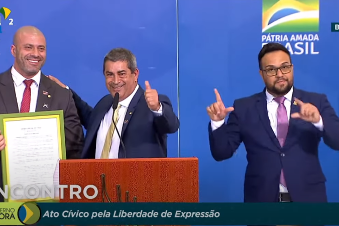 A afirmação do parlamentar foi dada com o texto do indulto presidencial assinado pelo presidente Jair Bolsonaro (PL) em mãos - (crédito: TV Brasil/reprodução ) A afirmação do parlamentar foi dada com o texto do indulto presidencial assinado pelo presidente Jair Bolsonaro (PL) em mãos - (crédito: TV Brasil/reprodução )