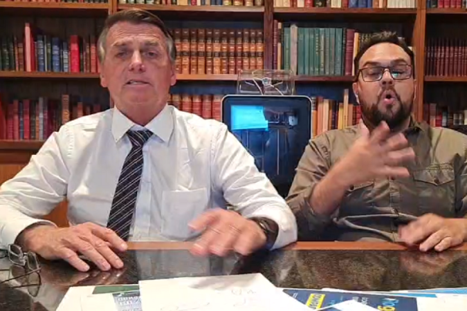 Bolsonaro transmite live por meio das redes sociais nesta quinta (1°/9) - (crédito: Reprodução / Redes Sociais) Bolsonaro transmite live por meio das redes sociais nesta quinta (1°/9) - (crédito: Reprodução / Redes Sociais)