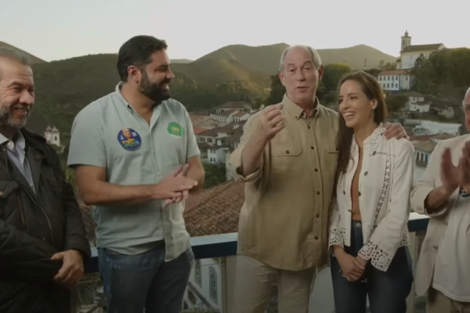 Ciro criticou, ainda, a comparação que o presidente da República fez entre sua esposa, Michelle Bolsonaro, e a esposa do ex-presidente Luiz Inácio Lula da Silva (PT) - (crédito: Reprodução/YouTube) Ciro criticou, ainda, a comparação que o presidente da República fez entre sua esposa, Michelle Bolsonaro, e a esposa do ex-presidente Luiz Inácio Lula da Silva (PT) - (crédito: Reprodução/YouTube)