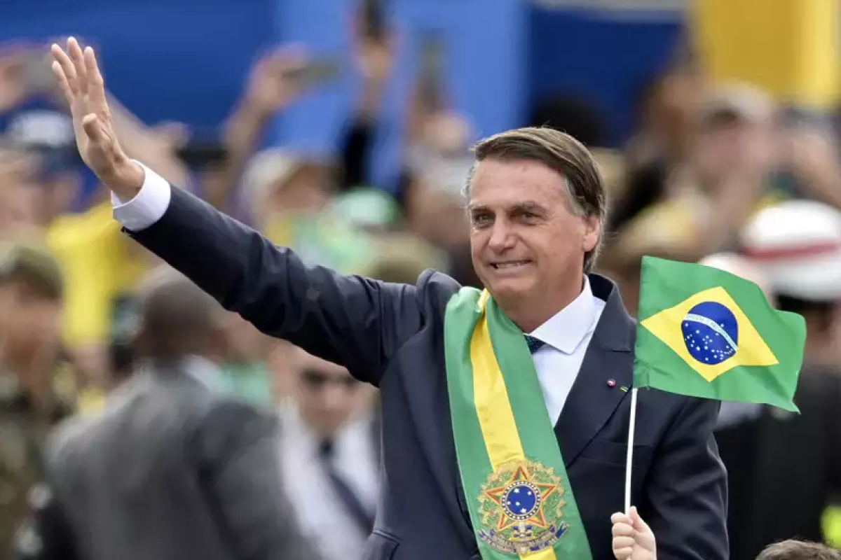 Com Bolsonaro em Londres, saiba quem assume a Presidência do Brasil