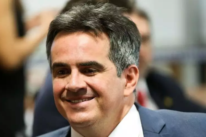 Para Nogueira, 'Bolsonaro subiu, o gás caiu' - (crédito: AGENCIA BRASIL) Para Nogueira, 'Bolsonaro subiu, o gás caiu' - (crédito: AGENCIA BRASIL)
