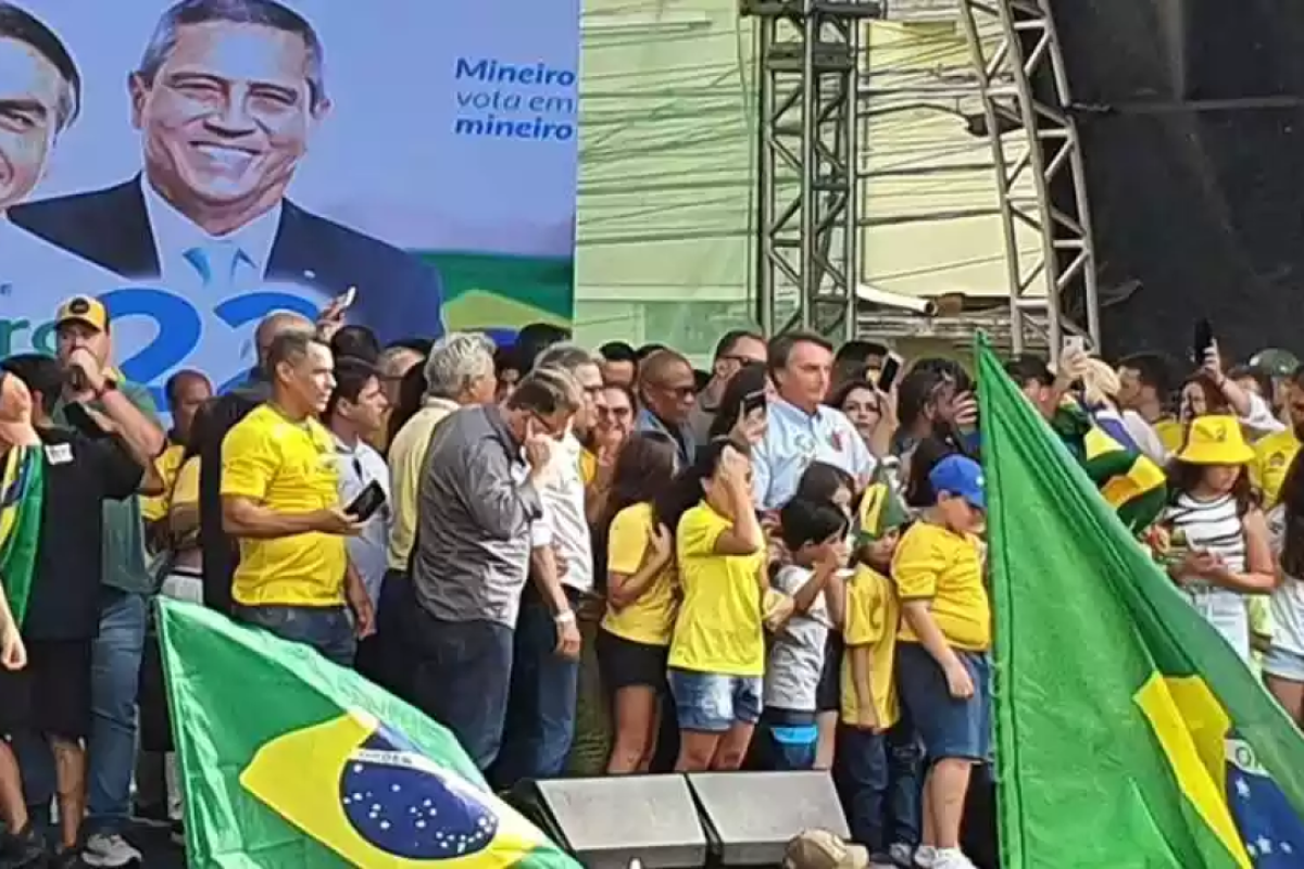 Graphogame, aplicativo do MEC citado por Bolsonaro em debate, ensina letras  com tiro de canhão - Estadão