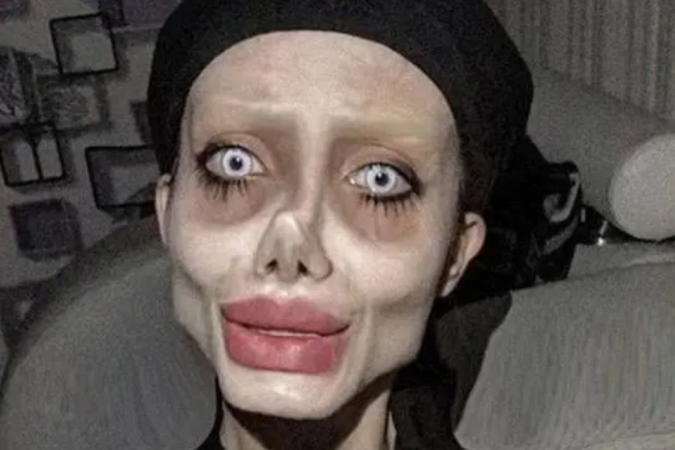 Zombie de Angelina Jolie revela su rostro por primera vez después de su liberación de prisión en Irán