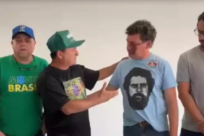 José Antônio (de camisa preta) e Reginaldo Lopes (de azul) pediram a militantes que se manifestem pacificamente neste sábado (29) - (crédito: Reprodução) José Antônio (de camisa preta) e Reginaldo Lopes (de azul) pediram a militantes que se manifestem pacificamente neste sábado (29) - (crédito: Reprodução)