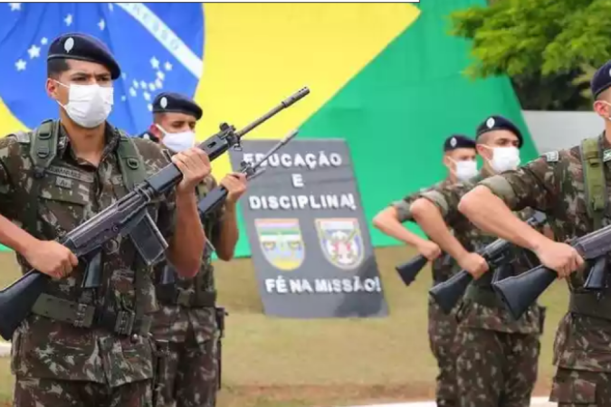 Havia rumores de que o Exército faria uma coletiva nesta terça-feira - (crédito: AFP/REPRODUÇÃO) Havia rumores de que o Exército faria uma coletiva nesta terça-feira - (crédito: AFP/REPRODUÇÃO)