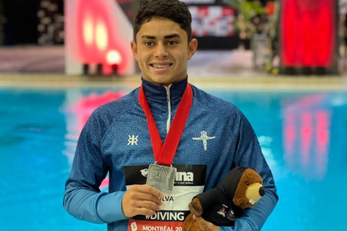 Brasiliense Diogo Silva conquista o melhor resultado brasileiro no Mundial Junior de Saltos Ornamentais de Montreal, no Canadá, ao ser medalha de prata na plataforma de 10 metros - (crédito: Divulgação/Saltos Brasil) Brasiliense Diogo Silva conquista o melhor resultado brasileiro no Mundial Junior de Saltos Ornamentais de Montreal, no Canadá, ao ser medalha de prata na plataforma de 10 metros - (crédito: Divulgação/Saltos Brasil)