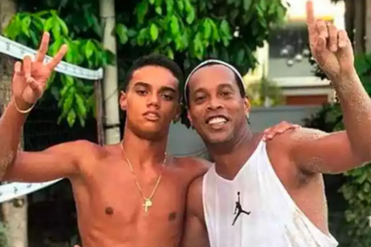 VÍDEO: Filho de Ronaldinho Gaúcho estreia no Barcelona e divide