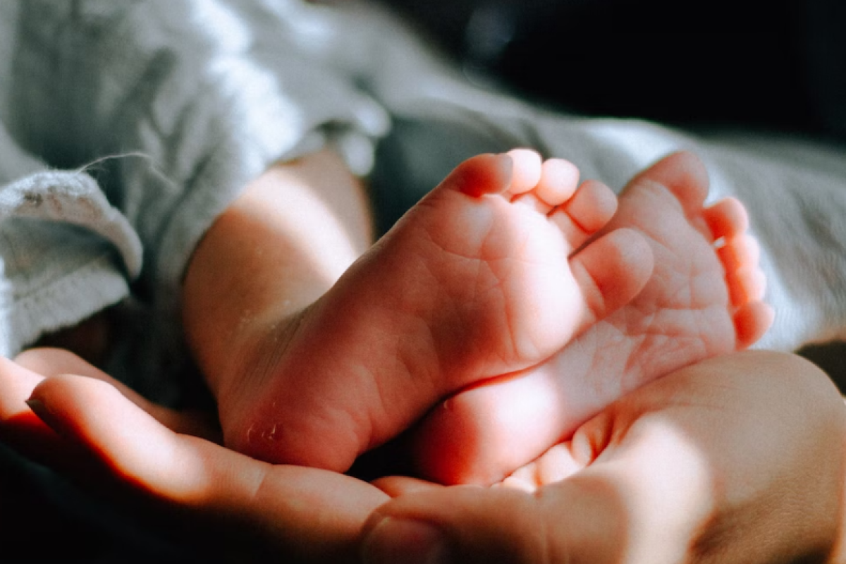 Recém-nascidos: o que fazer para evitar a dor dos bebês - Revista