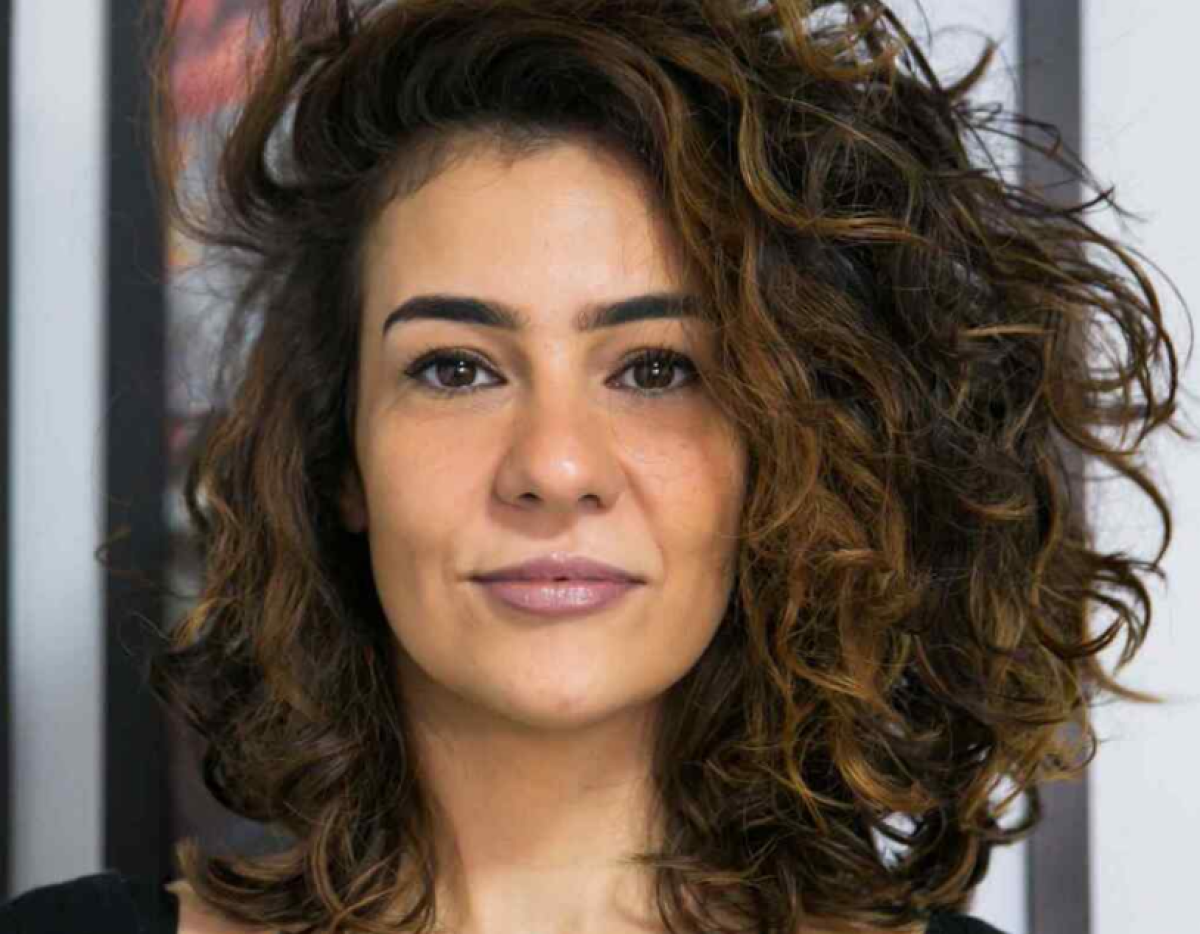 Laura Moraes é Diretora de Campanhas da Avaaz e pesquisadora sobre o impacto da desinformação no Brasil e no mundo. Coordena ações de incidência e empoderamento cívico sobre o tema. Avaaz é um movimento cívico global com mais de 69 milhões de membros ao redor do mundo.