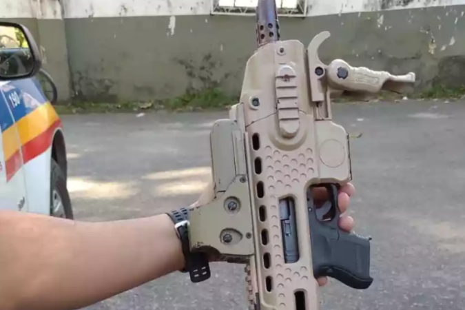 Kit que transforma pistola em metralhadora e mira holográfica
 -  (crédito: Gepar 22º BPM/PMMG)