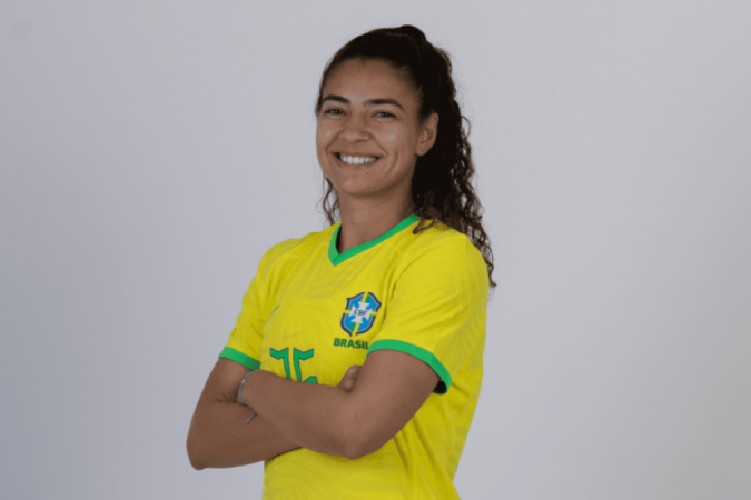 Aos 23 anos, Angelina jogará a Copa do Mundo pela primeira vez
- (crédito: Thais Magalhães/CBF) Aos 23 anos, Angelina jogará a Copa do Mundo pela primeira vez
- (crédito: Thais Magalhães/CBF)