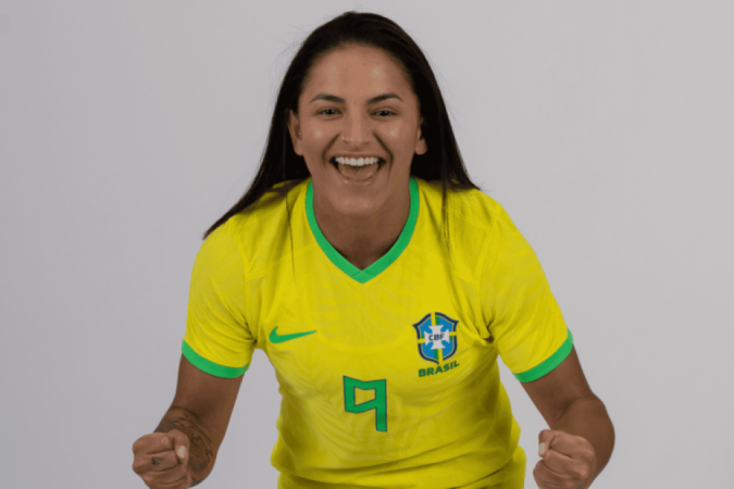 Debinha, atacante da Seleção feminina: Futebol feminino não é