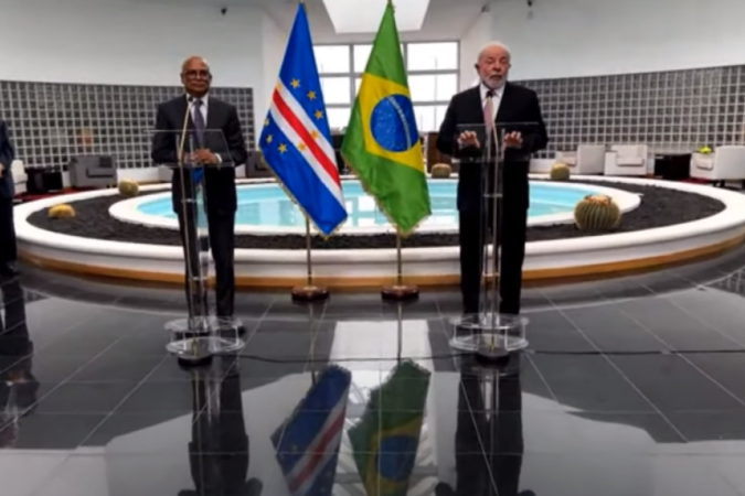 Presidente Lula e presidente de Cabo Verde, José Maria Neves, em coletiva sobre a relação dos dois países e sobre a breve visita do petista - (crédito: Reprodução/Youtube @Lula) Presidente Lula e presidente de Cabo Verde, José Maria Neves, em coletiva sobre a relação dos dois países e sobre a breve visita do petista - (crédito: Reprodução/Youtube @Lula)