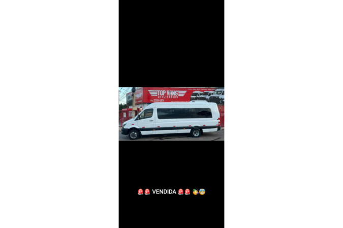 Van Mercedez Sprinter branca com 21 lugares, que teria sido vendida por R$ 220 mil - (crédito: Reprodução/Redes sociais) Van Mercedez Sprinter branca com 21 lugares, que teria sido vendida por R$ 220 mil - (crédito: Reprodução/Redes sociais)