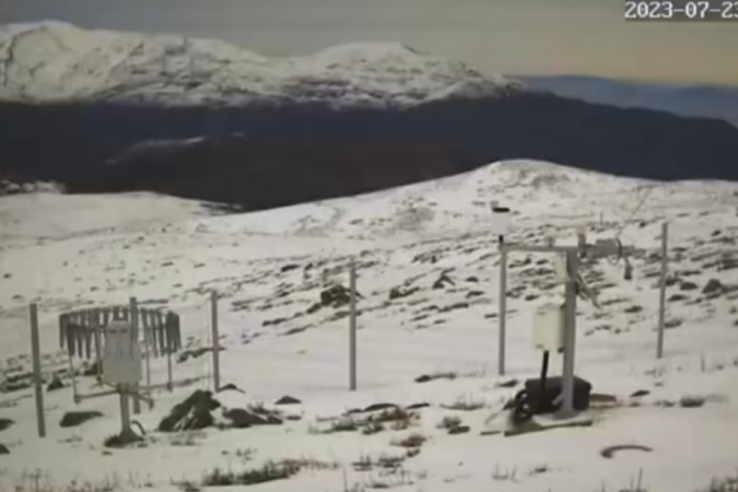 De acordo com a comunidade científica, um dos fatores centrais na onda de calor no hemisfério sul se dá em função do fenômeno El Niño. - (crédito: Reprodução/Redes sociais/Antarctica.cl) De acordo com a comunidade científica, um dos fatores centrais na onda de calor no hemisfério sul se dá em função do fenômeno El Niño. - (crédito: Reprodução/Redes sociais/Antarctica.cl)