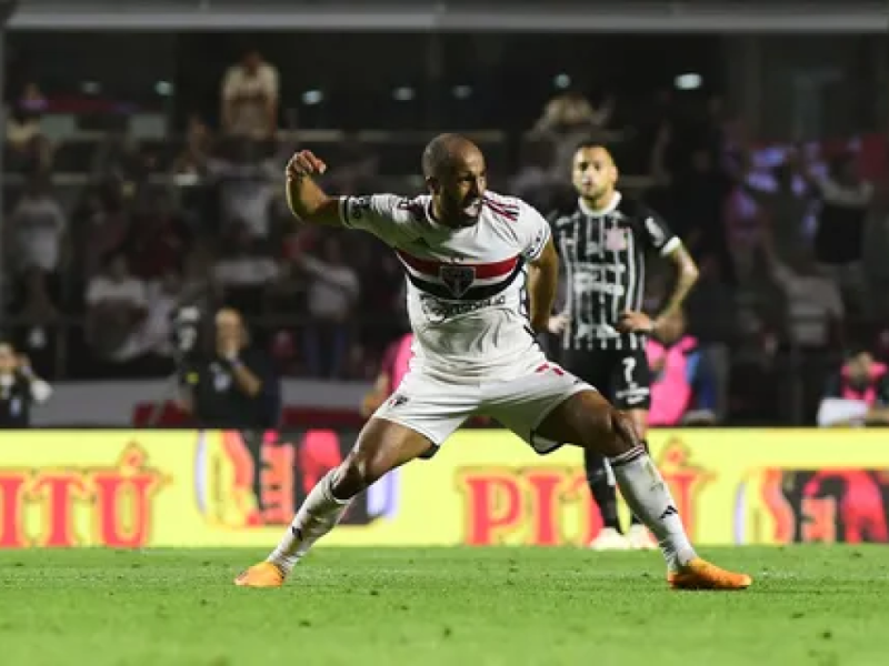 Wesley 'domina' lado direito e se destaca em jogo do Flamengo sobre o Grêmio,  na Copa do Brasil