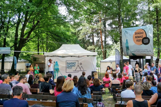 Tal como a população de nômades digitais de Bansko, o festival Bansko Nomad Fest cresce todos os anos - (crédito: Bansko Nomad Fest ) Tal como a população de nômades digitais de Bansko, o festival Bansko Nomad Fest cresce todos os anos - (crédito: Bansko Nomad Fest )