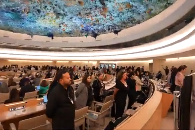 Participantes de comitê da ONU viram as costas em discurso dos EUA - (crédito: Reprodução / Internet) Participantes de comitê da ONU viram as costas em discurso dos EUA - (crédito: Reprodução / Internet)