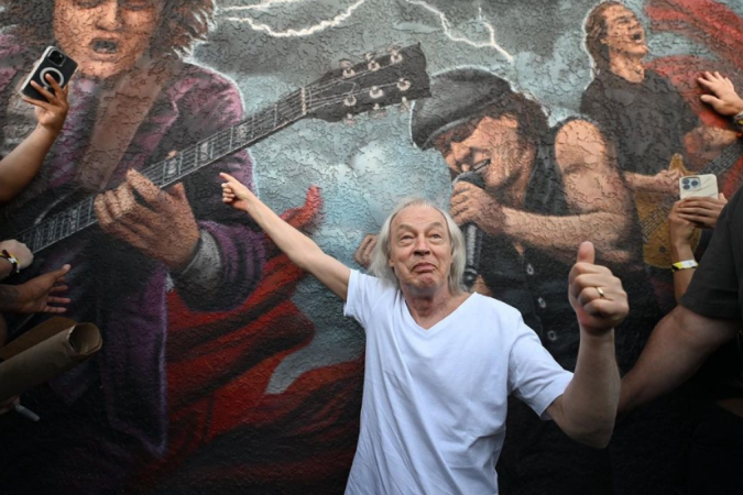 Angus Young no mural do High Voltage Dive Bar - (crédito: Reprodução / Instagram) Angus Young no mural do High Voltage Dive Bar - (crédito: Reprodução / Instagram)