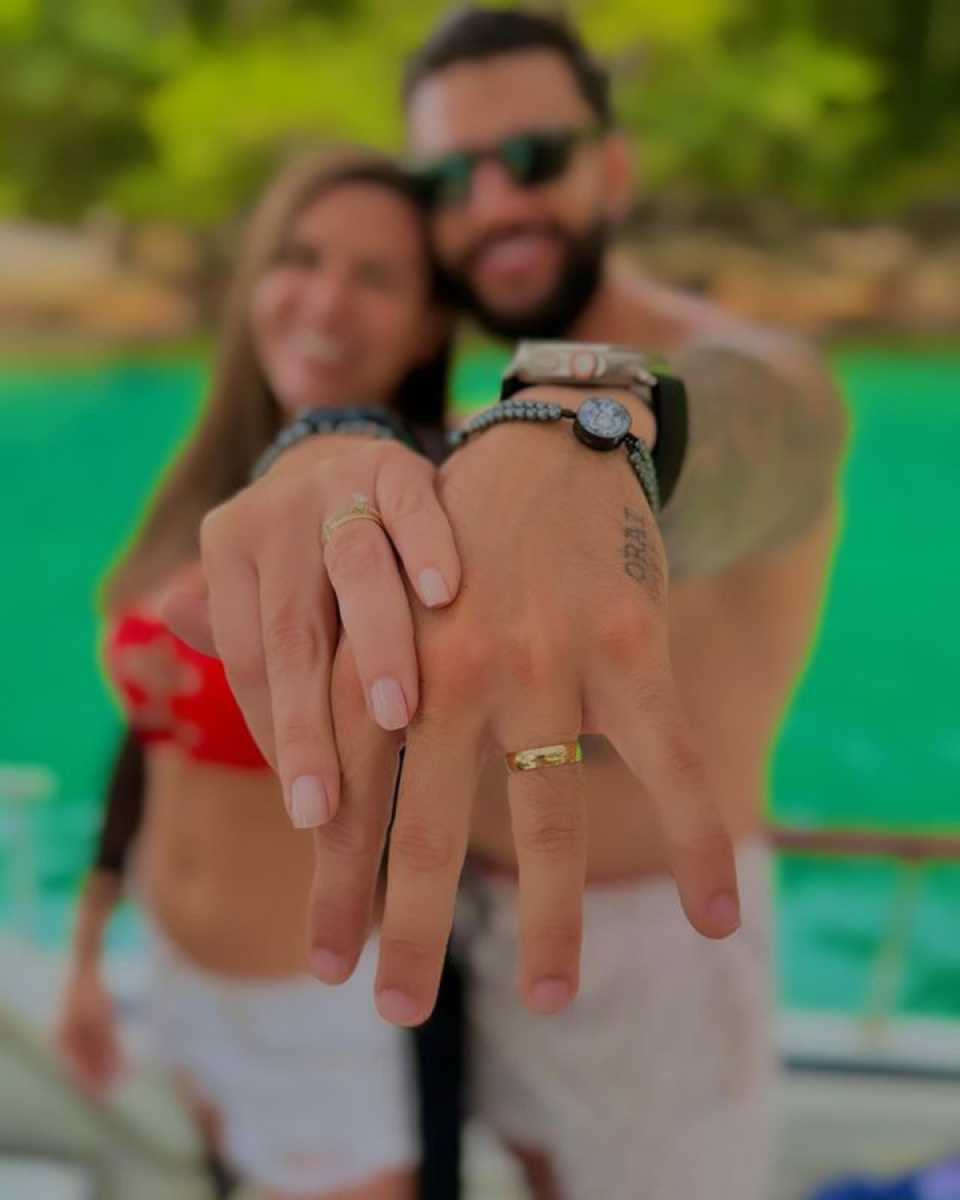 Cybelle Hermínio da Costa, viúva de Tom Veiga, e o noivo