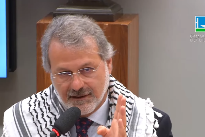 Ualid Rabah criticou ainda a posição do Brasil no conflito, e pontuou que o país deve cortar relações com Israel - (crédito: Reprodução/TV Câmara) Ualid Rabah criticou ainda a posição do Brasil no conflito, e pontuou que o país deve cortar relações com Israel - (crédito: Reprodução/TV Câmara)