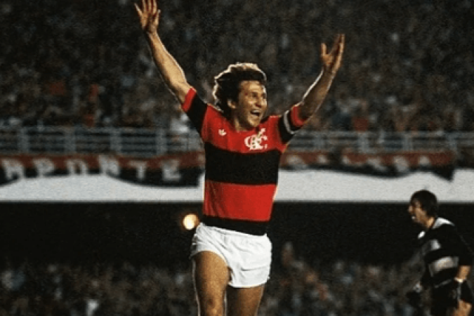 O Flamengo, com lendária equipe liderada tecnicamente por Zico, foi campeão mundial em 1981 ao derrotar o Liverpool por 3 a 0. - Foto: Reprodução de TV