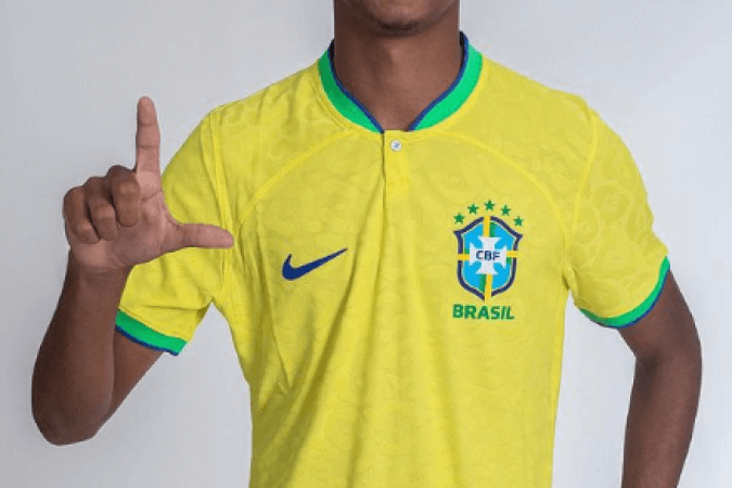 João Souza - Zagueiro de 16 anos do Flamengo - Foto: Divulgação/CBF