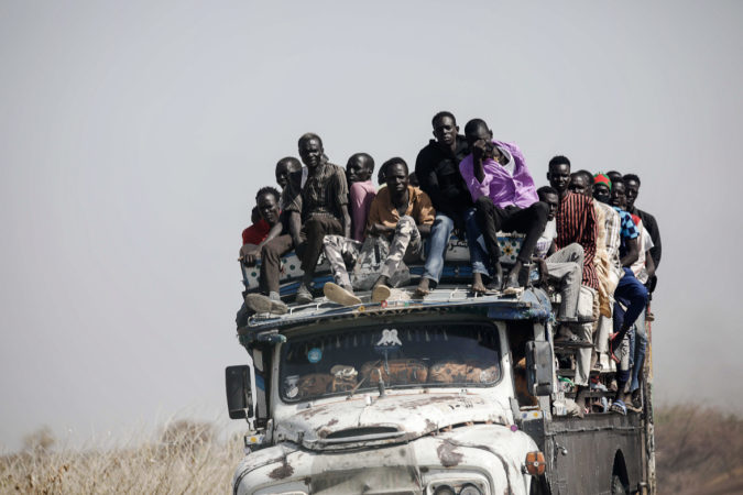 Refugiados em fuga da guerra no Sudão em maio deste ano; crise no país é uma das mais graves do mundo - (crédito: EPA) Refugiados em fuga da guerra no Sudão em maio deste ano; crise no país é uma das mais graves do mundo - (crédito: EPA)
