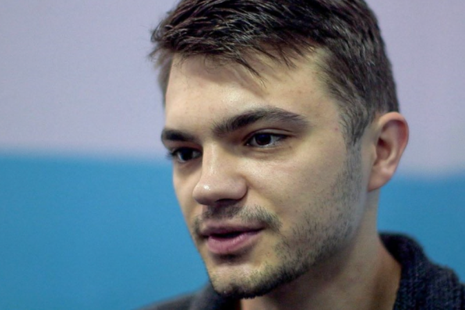 Erik, músico de 26 anos, diz que nadou em um rio para escapar para a Moldávia -  (crédito: BBC)