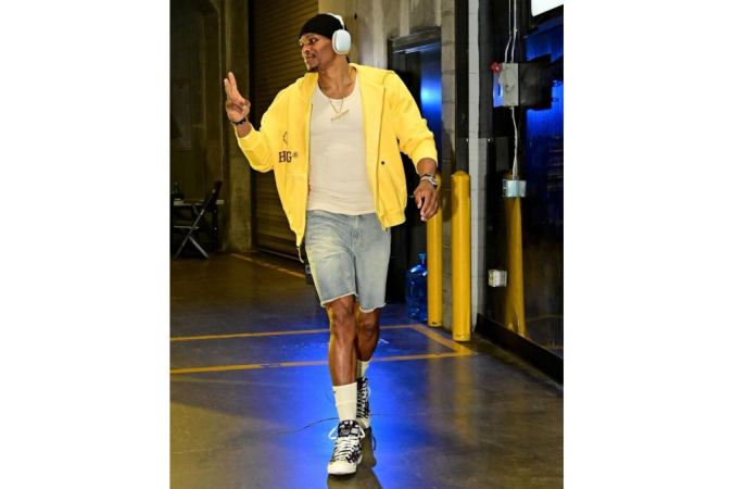 Russel Westbrook, jogador de basquete profissional norte-americano do Los Angeles Clippers, adotou a trend - (crédito: Instagram @leaguefits) Russel Westbrook, jogador de basquete profissional norte-americano do Los Angeles Clippers, adotou a trend - (crédito: Instagram @leaguefits)