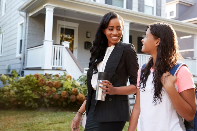 Plataformas na internet permitem que mães construam carreiras profissionais mantendo foco na família - (crédito: Alamy) Plataformas na internet permitem que mães construam carreiras profissionais mantendo foco na família - (crédito: Alamy)