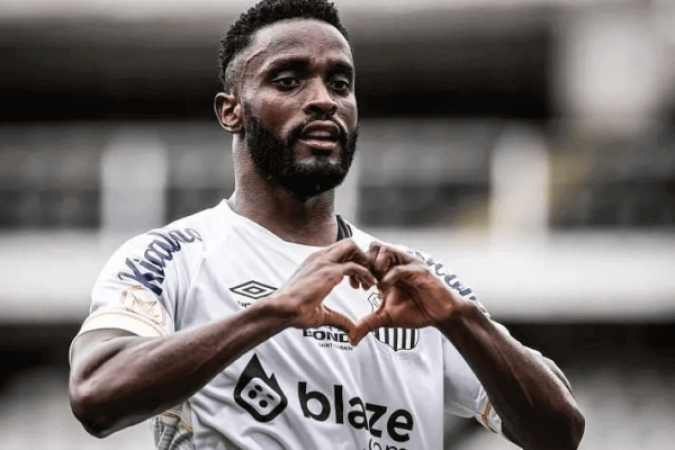 MENDOZA - Entrou durante o segundo tempo como ala, tendo que ocupar o lugar de marcação na lateral esquerda. Não teve tanto impacto no desempenho do Peixe - NOTA 5,5 -  Foto: Raul Baretta / Santos   