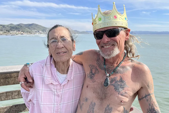 Carolyn Holland e David Foute viraram um casal pouco tempo após se conhecerem. - (crédito: BBC) Carolyn Holland e David Foute viraram um casal pouco tempo após se conhecerem. - (crédito: BBC)