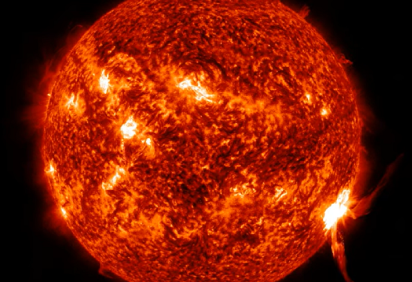 Vários cientistas têm demonstrado preocupação com relação a uma gigantesca tempestade solar que poderia causar um "apocalipse" na internet, que poderia durar meses. -  (crédito: reprodução youtube)