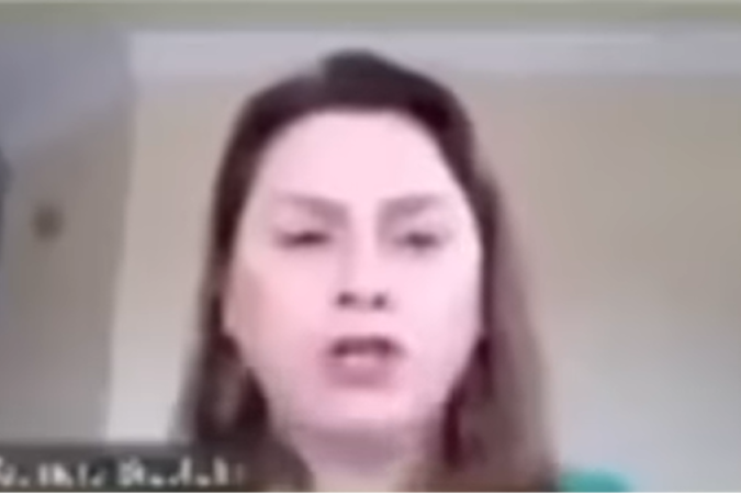 Kismara Brustolin grita com testemunha durante audiência virtual - (crédito: Reprodução/ YouTube) Kismara Brustolin grita com testemunha durante audiência virtual - (crédito: Reprodução/ YouTube)