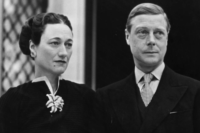 Impossibilitado de conciliar o desejo de se casar com Wallis Simpson e a coroa real, Edward 8º abdicou ao trono britânico, em uma decisão que abalou o país em 1936 - (crédito: Getty Images) Impossibilitado de conciliar o desejo de se casar com Wallis Simpson e a coroa real, Edward 8º abdicou ao trono britânico, em uma decisão que abalou o país em 1936 - (crédito: Getty Images)