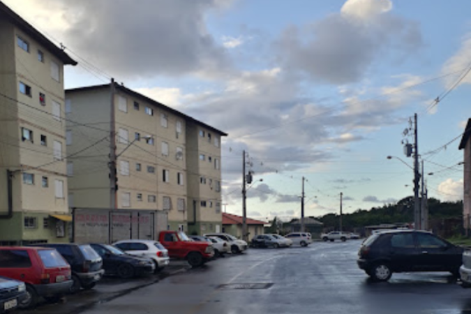 Caso ocorreu em um prédio do condomínio residencial Santo Amaro de Ipitanga, localizada em Lauro de Freitas, na Grande Salvador -  (crédito: Google Street View)