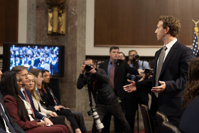 Zuckerberg disse a pais de filhos prejudicados pelas redes sociais que 'ninguém deveria passar' pelo que eles passaram -  (crédito: TASOS KATOPODIS/EPA-EFE/REX/Shutterstock)